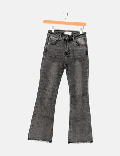 Ameè Jeans bootcut negro efecto desgastado