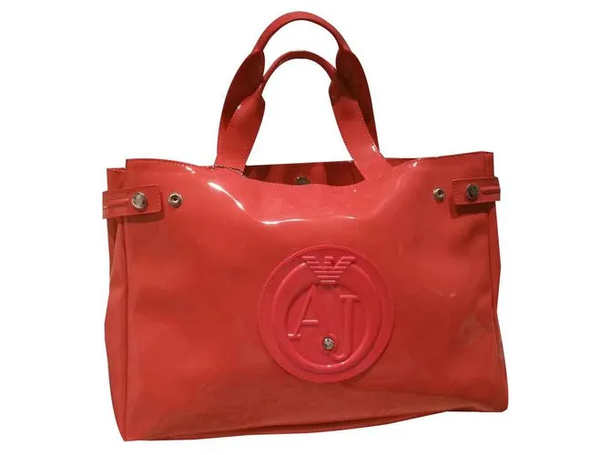 Armani Cesta Coral 