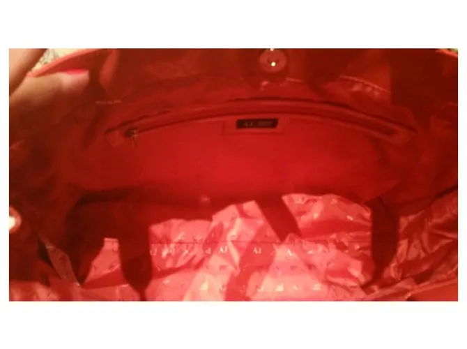 Armani Cesta Coral 