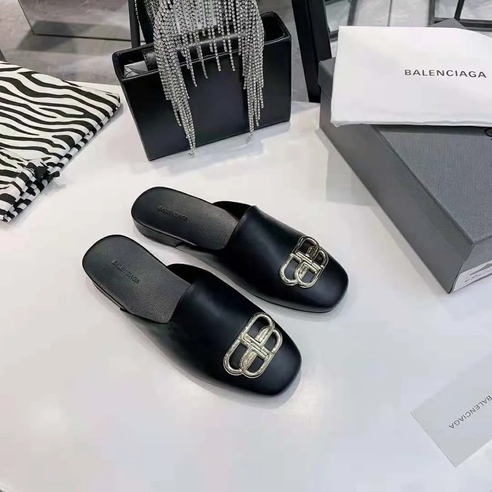 Balenciaga Sandalias Cozy BB para mujer en piel de becerro lisa negra con herrajes en oro envejecido