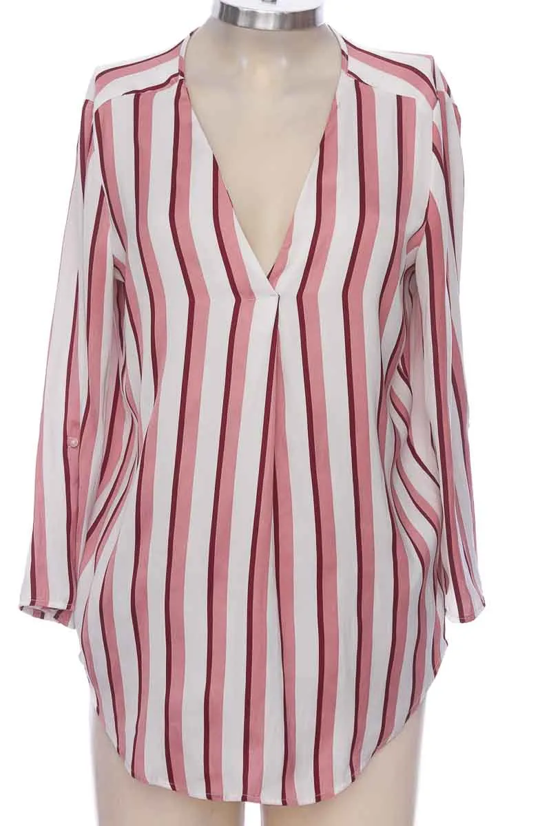BLUSA COLOR ROSADO  STRADIVARIUS