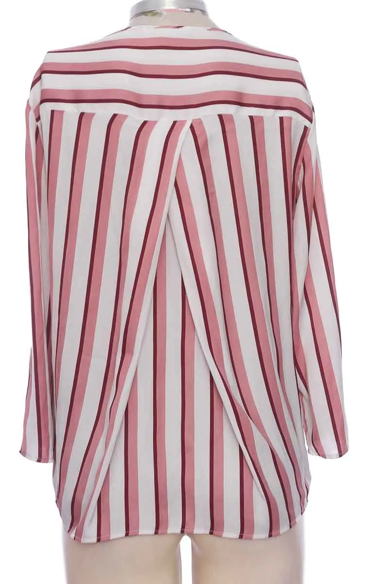 BLUSA COLOR ROSADO  STRADIVARIUS