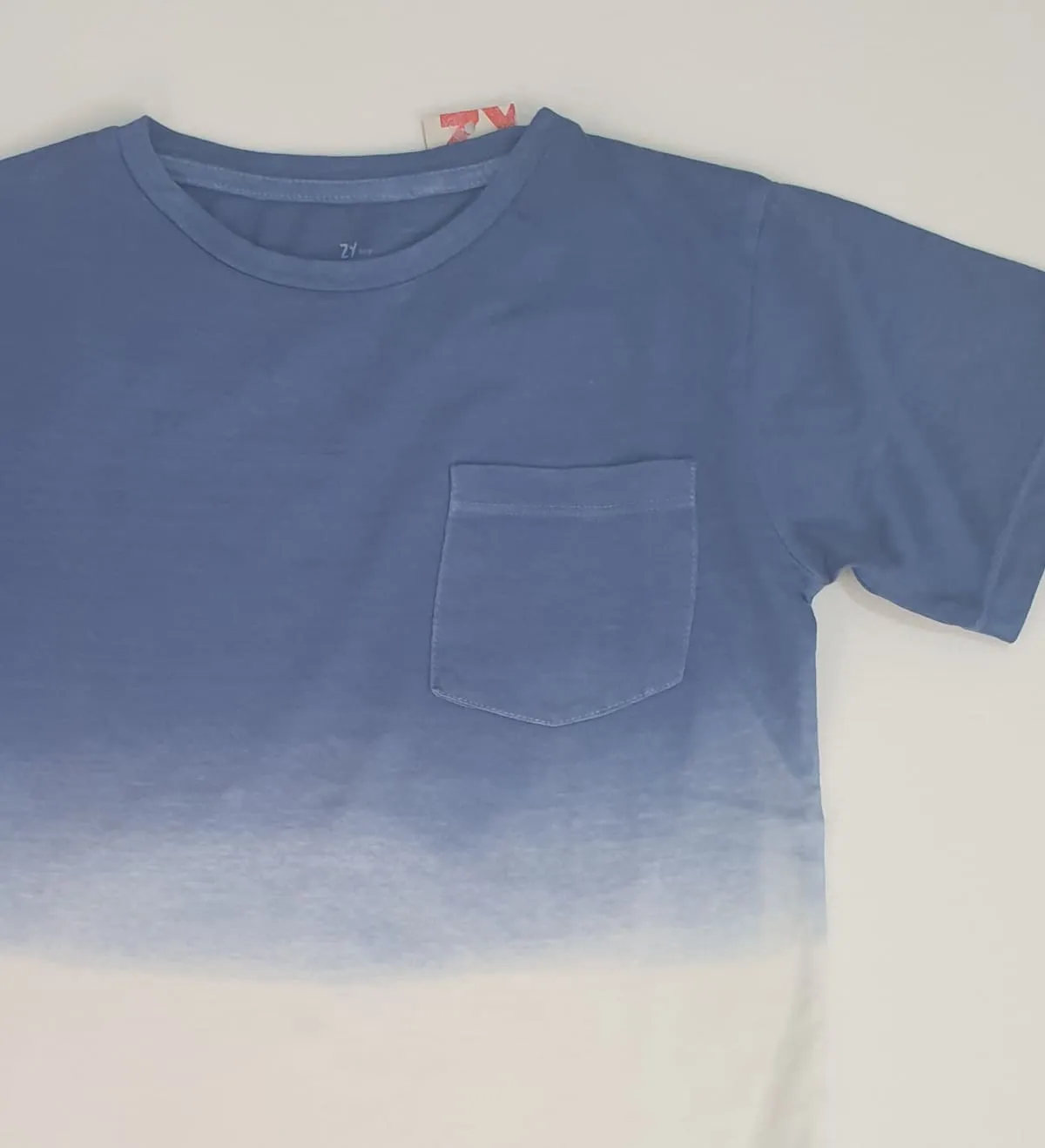 Camiseta bolsillo degradada para niño R470056