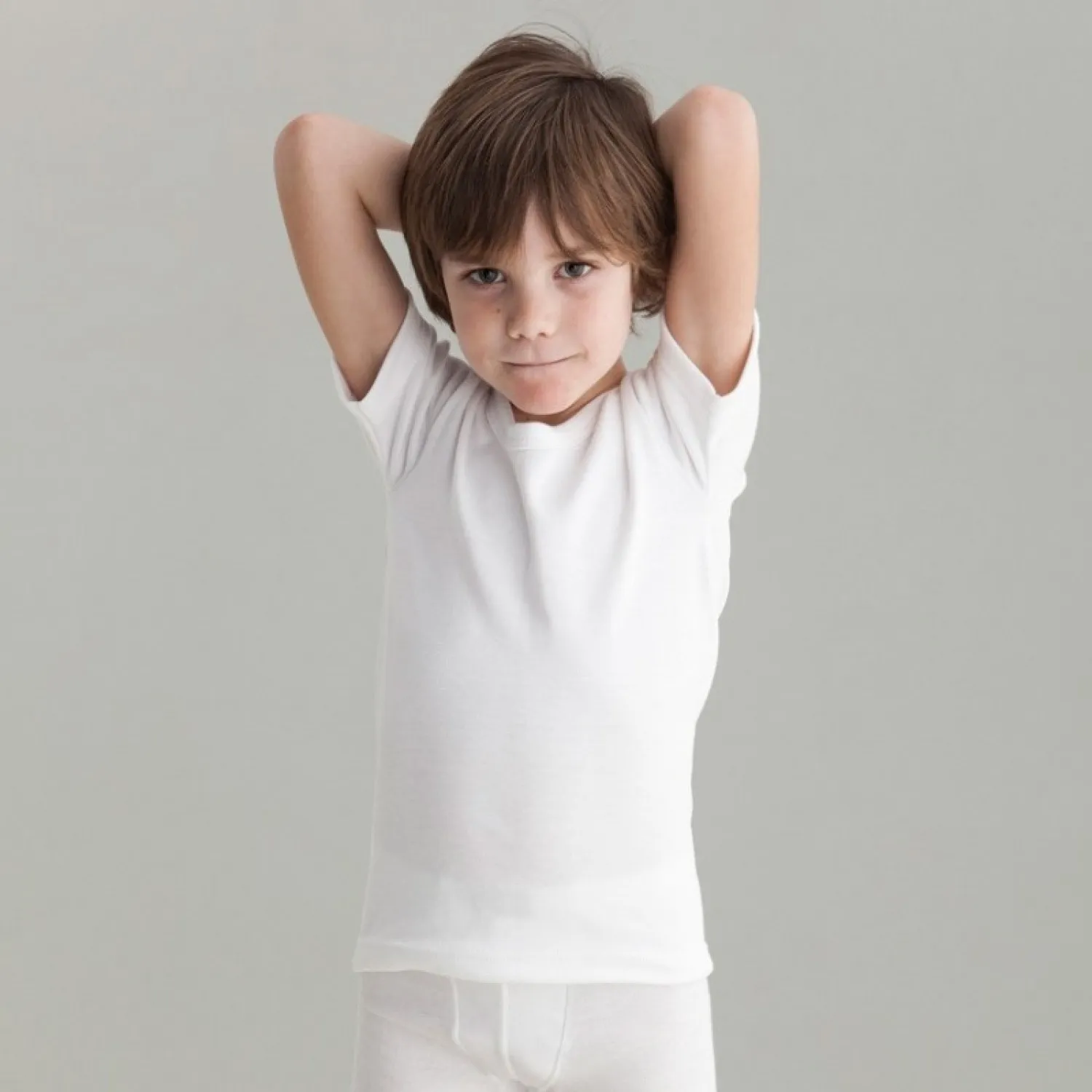 Camiseta interior para niño blanca de manga corta