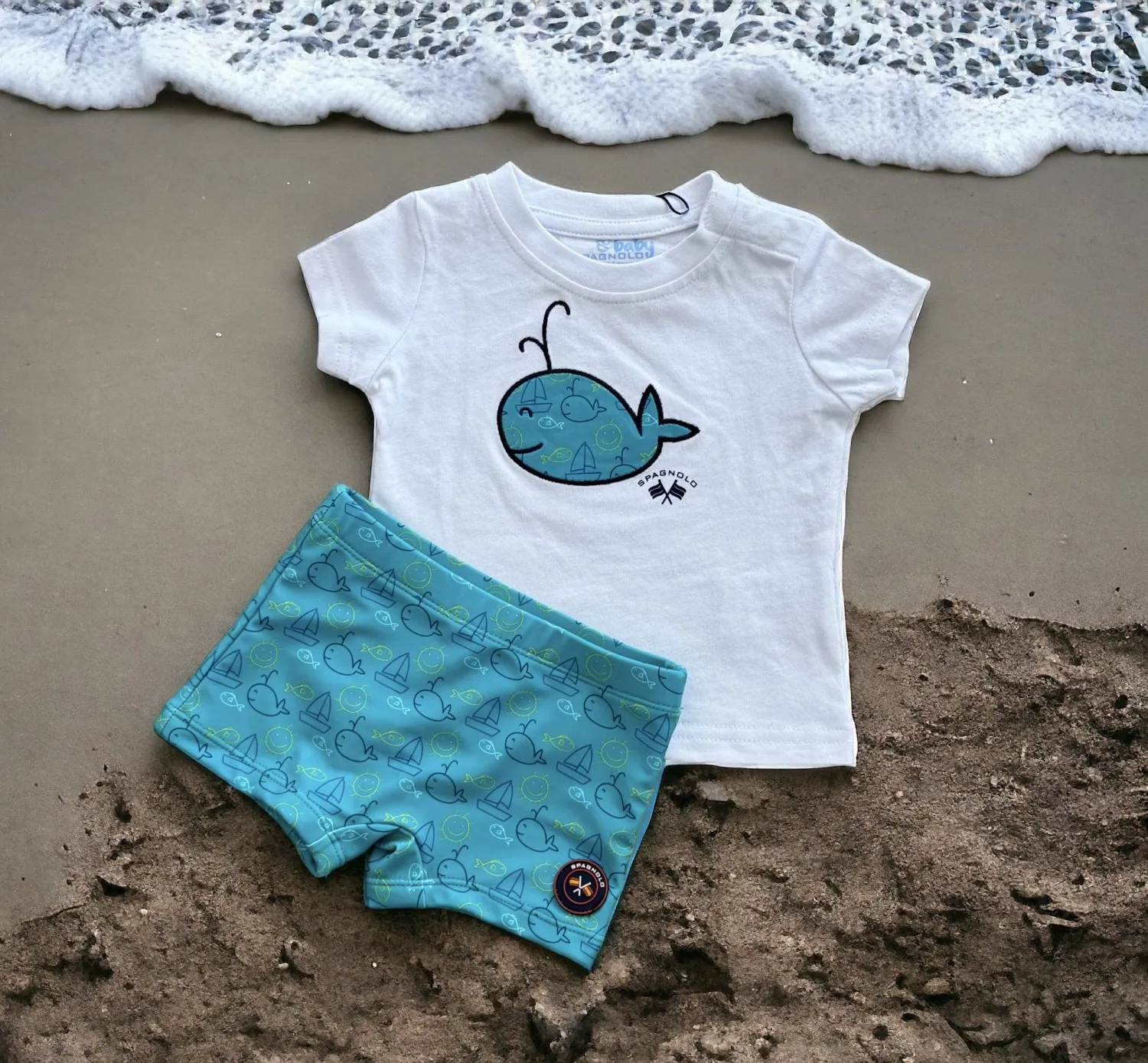 Conjunto playero Colección ballena para niño.