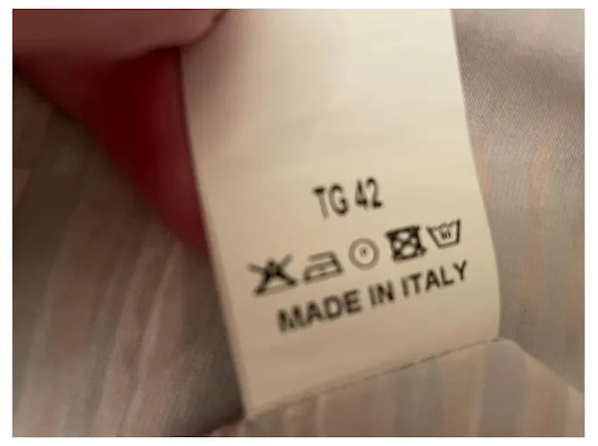 Elegante vestido ligero Colección TRUSSARDI con estampado de rayas finas, Color dominante rosa) 