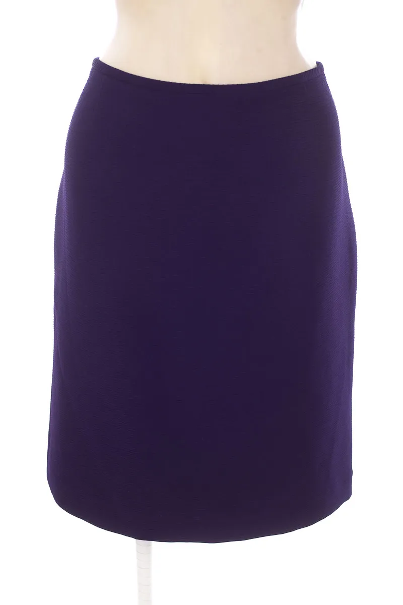 FALDA COLOR MORADO  CLOSEANDO