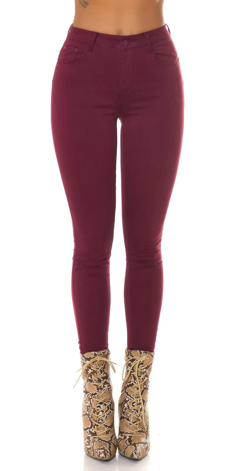 Jean Push Up de color burdeos