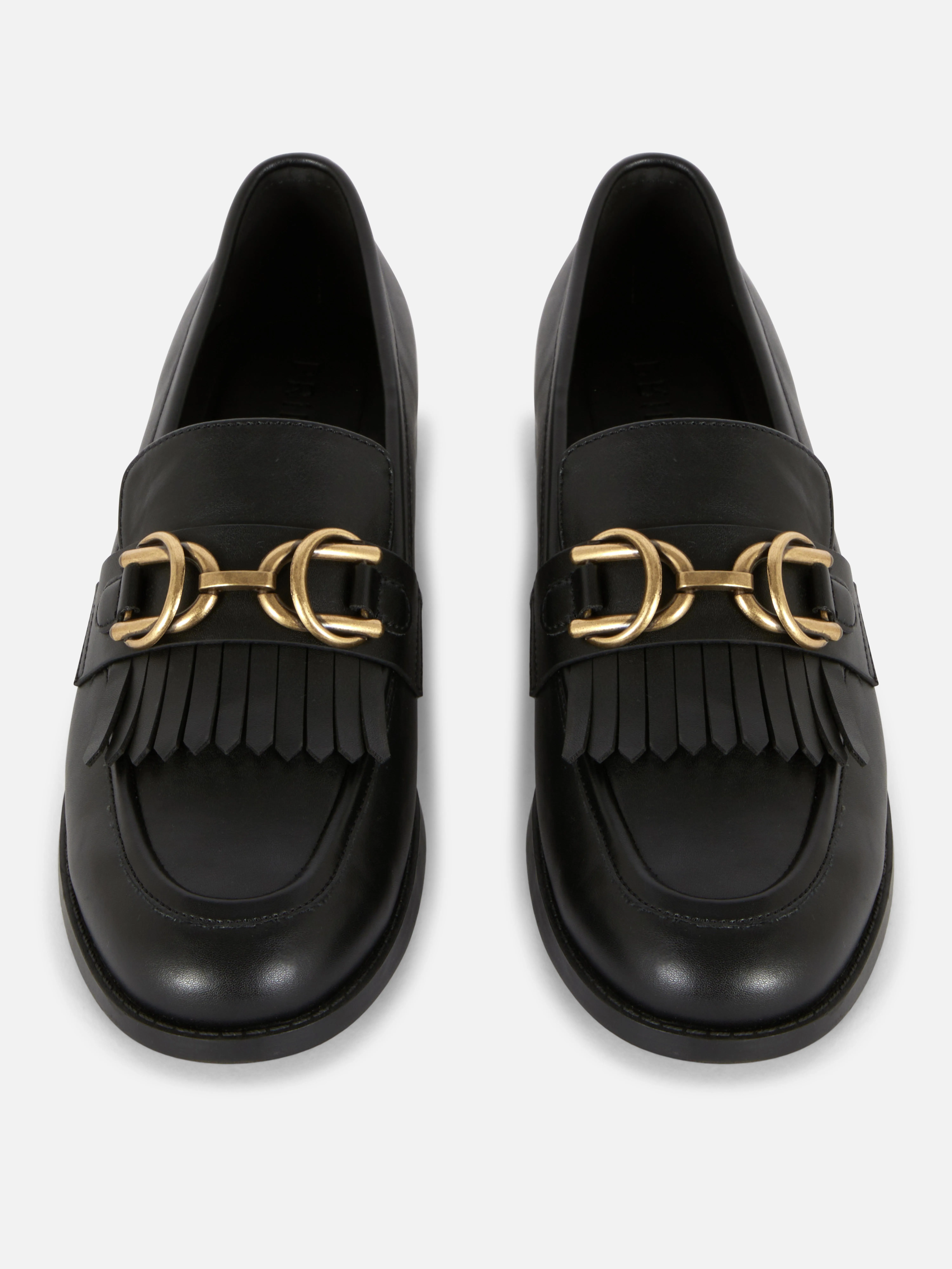 Mocasines con flecos y hebilla