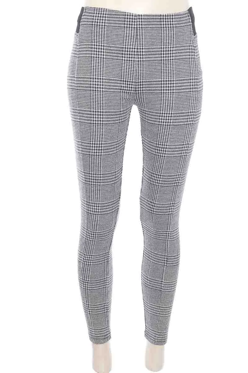PANTALóN COLOR GRIS  BASEMENT