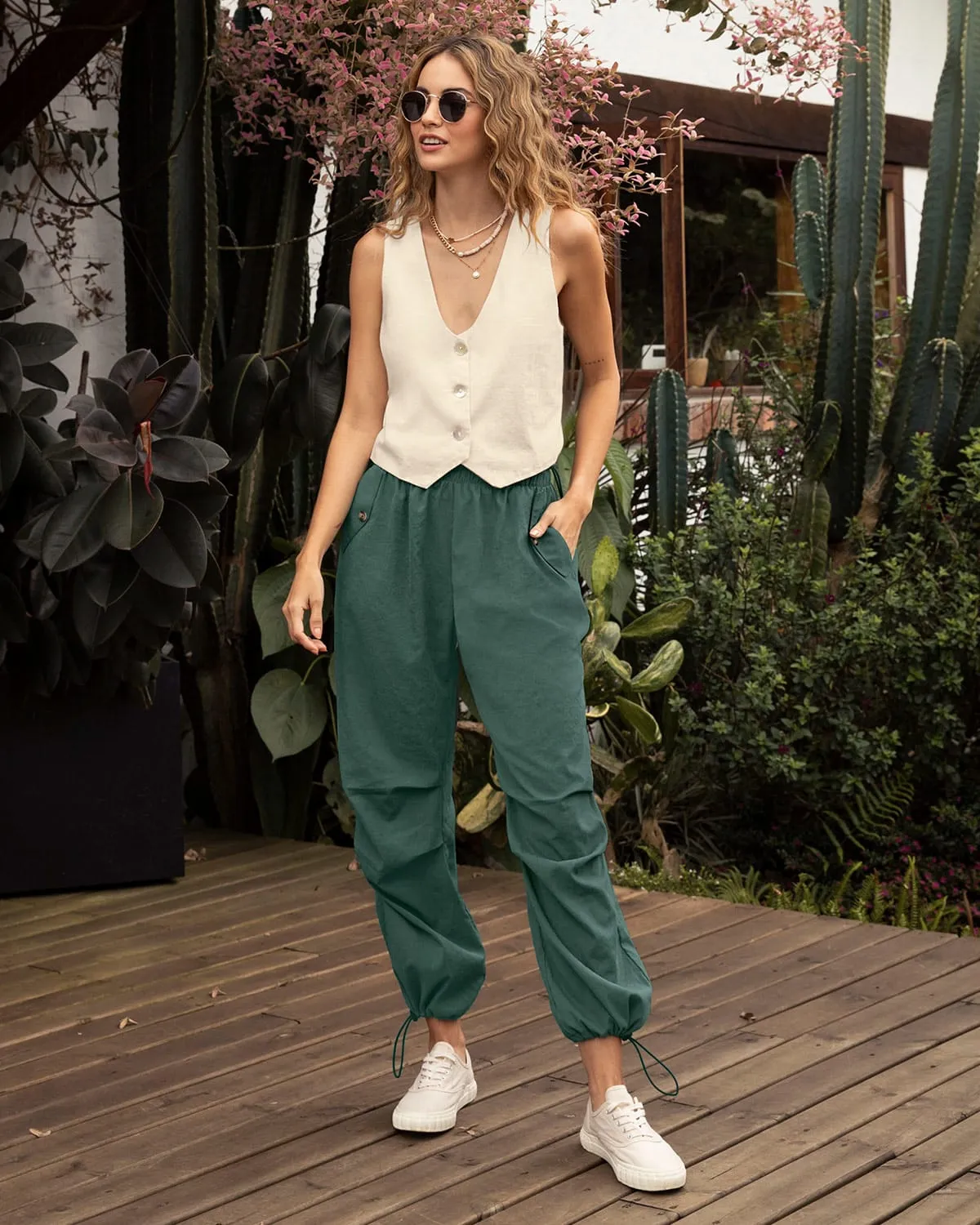 Pantalón parachute con elástico en cintura y bota