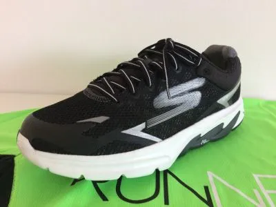 Skechers GoMeb Strada 2