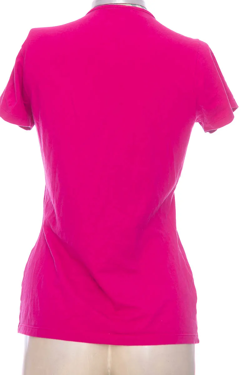 TOP / CAMISETA COLOR FUCSIA  CLOSEANDO