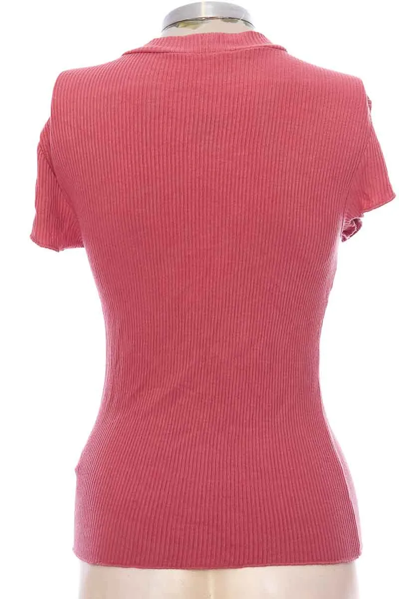 TOP / CAMISETA COLOR ROSADO  BERSHKA