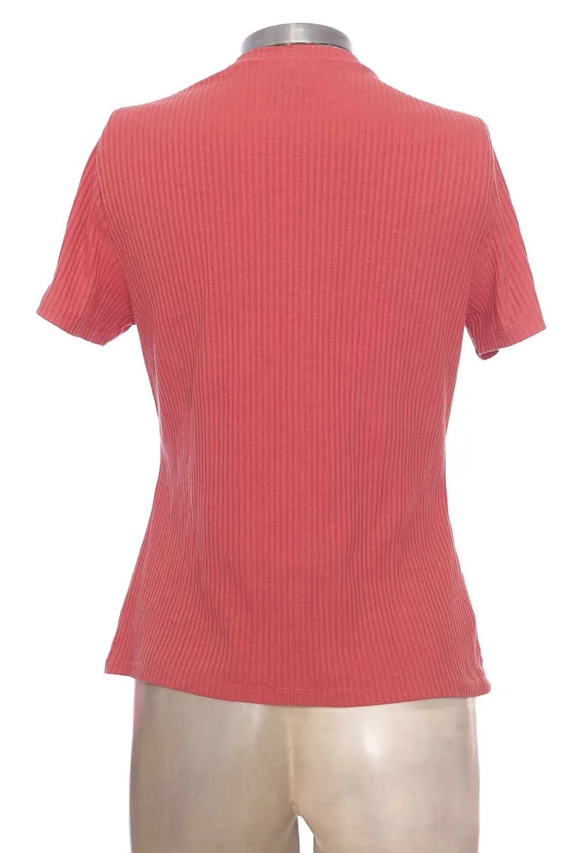 TOP / CAMISETA COLOR ROSADO  LEONISA