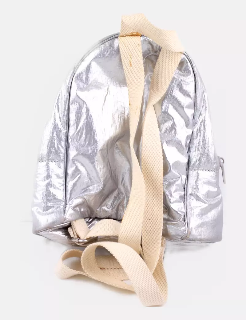 Zara Mochila metalizada parches